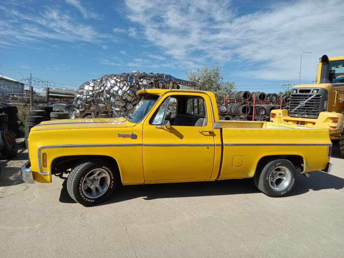 Chevrolet-k10-cheyenne-1979-yellow-1