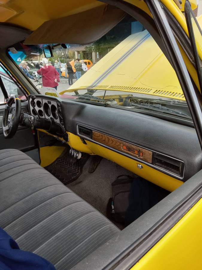 Chevrolet-k10-cheyenne-1979-yellow-2