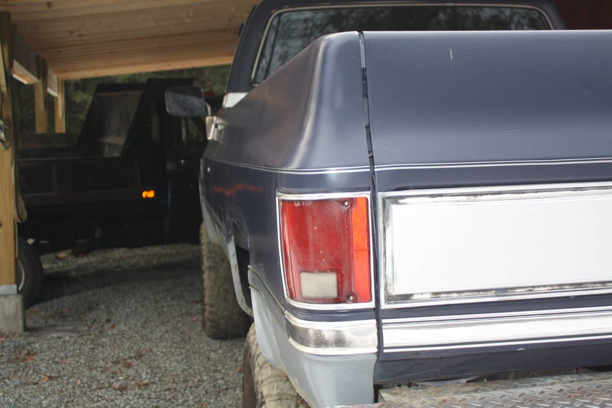 Chevrolet-k10-scottsdale-1985-blue-7