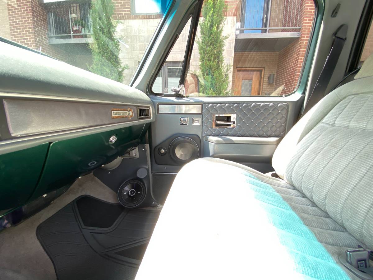 Chevrolet-k20-1975-green-5