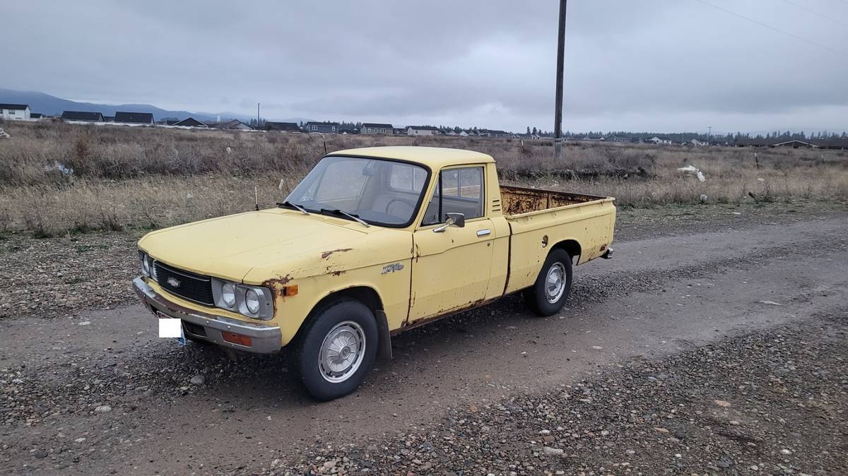 Chevrolet-luv-1976-yellow-1