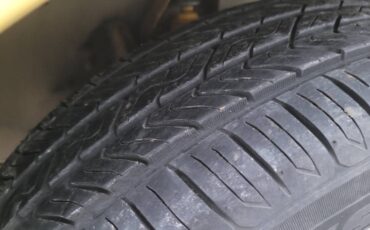 Chevrolet-luv-1976-yellow-10