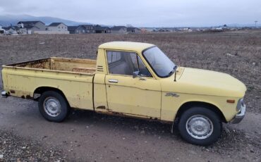 Chevrolet-luv-1976-yellow-5