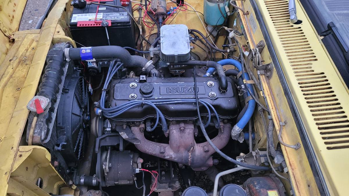 Chevrolet-luv-1976-yellow-7