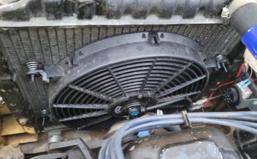 Chevrolet-luv-1976-yellow-8