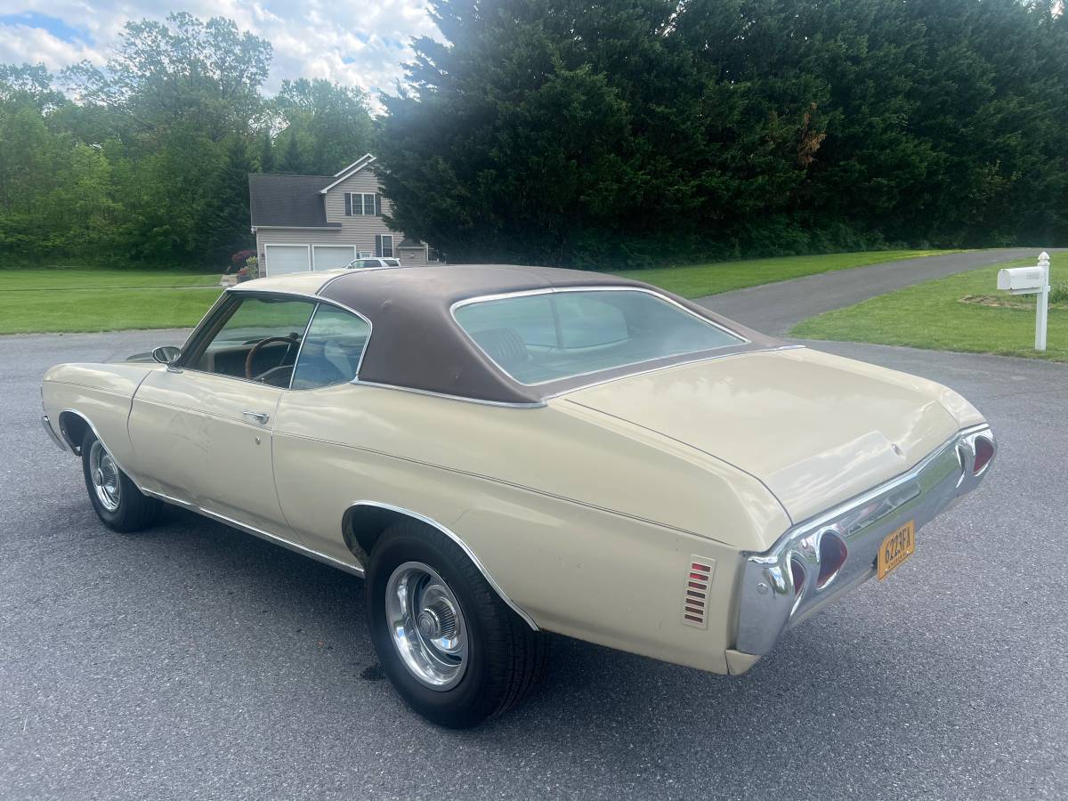 Chevrolet-malibu-1971-yellow-6