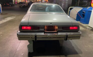 Chevrolet-malibu-1976-silver-3