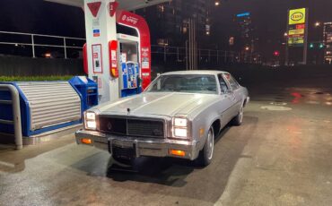 Chevrolet-malibu-1976-silver