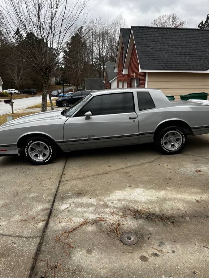Chevrolet-monte-carlo-1984-grey-7