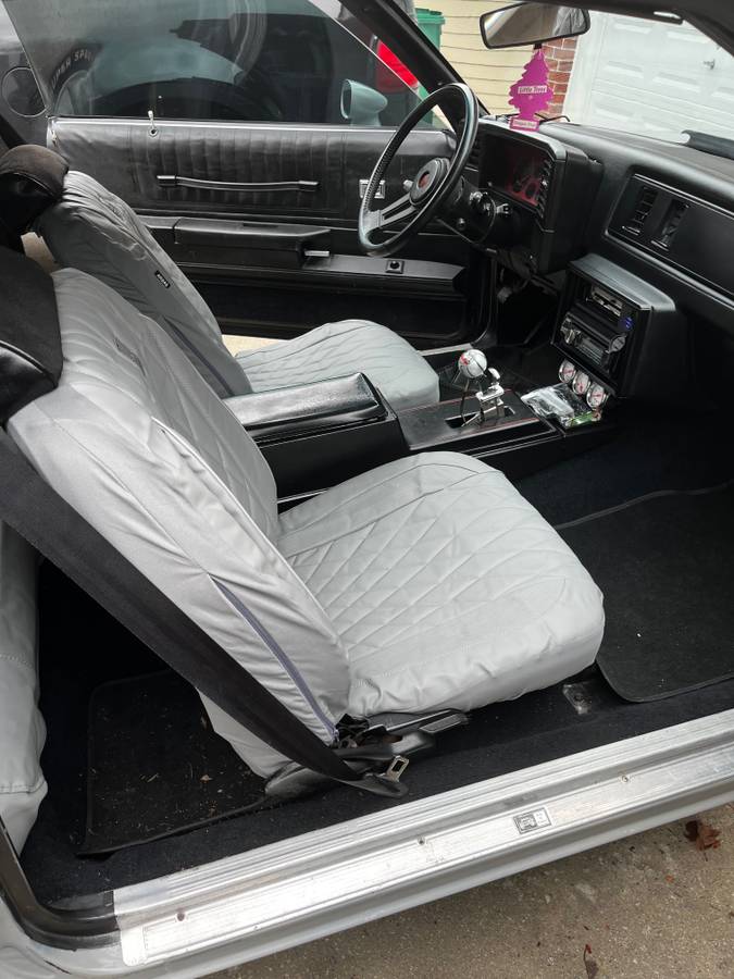 Chevrolet-monte-carlo-1984-grey-9