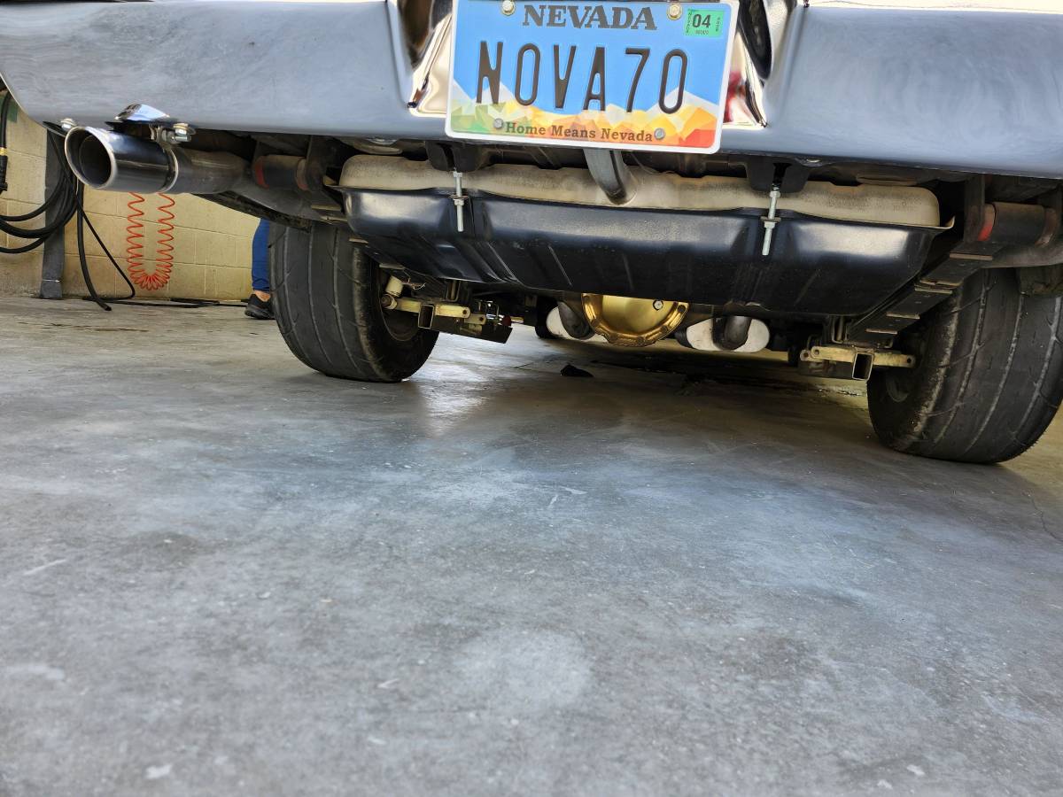 Chevrolet-nova-1970-green-16