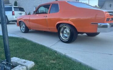 Chevrolet-nova-1974-orange-1