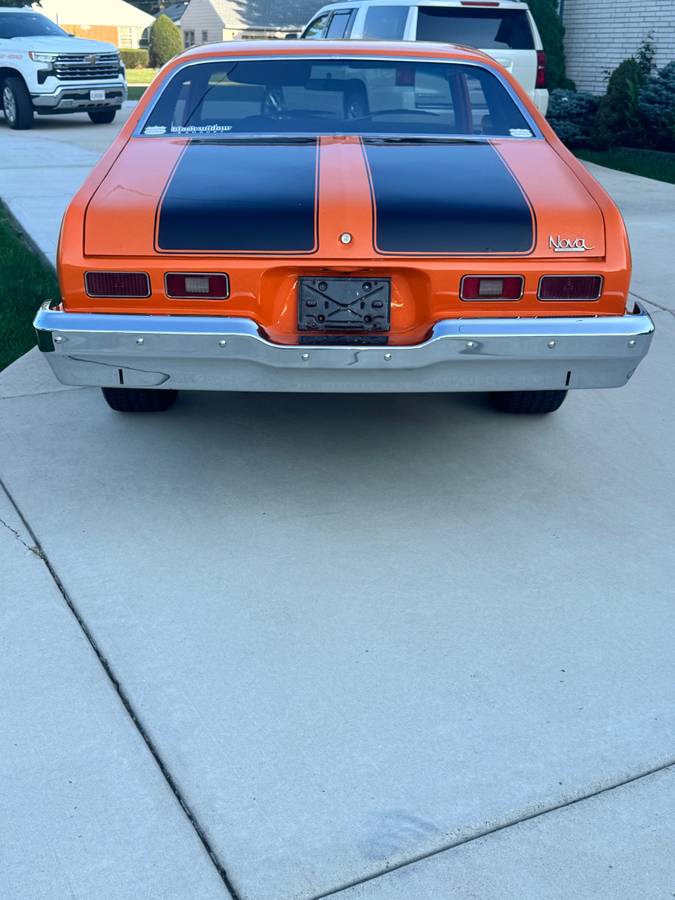 Chevrolet-nova-1974-orange-10