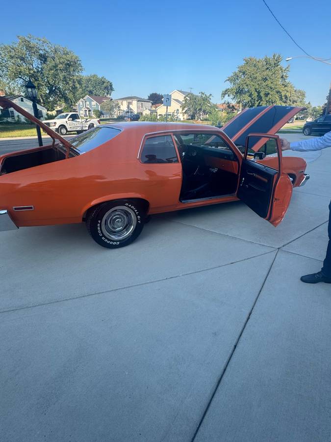 Chevrolet-nova-1974-orange-18