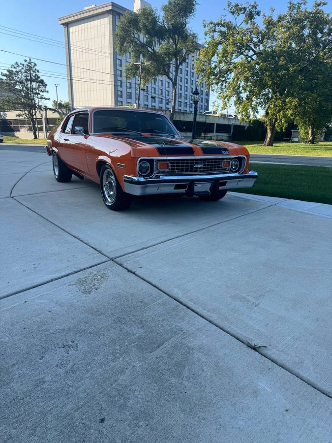 Chevrolet-nova-1974-orange-22