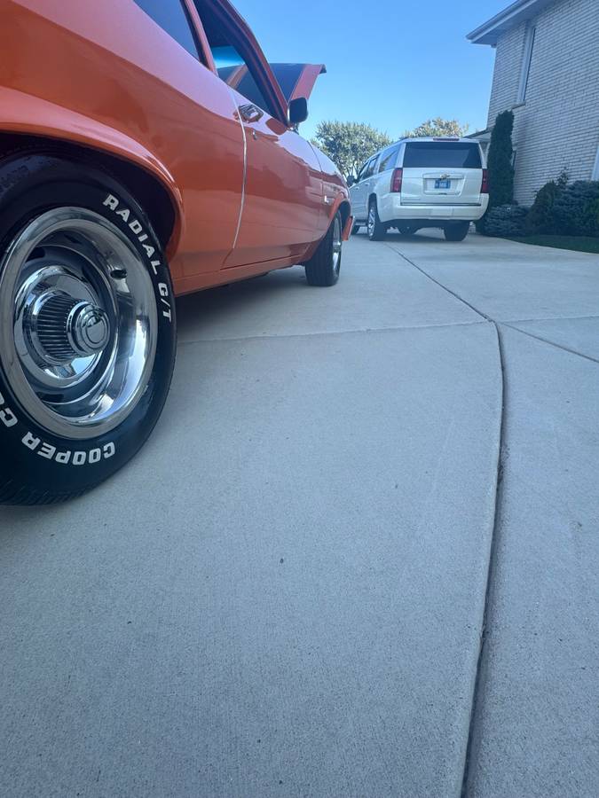 Chevrolet-nova-1974-orange-23