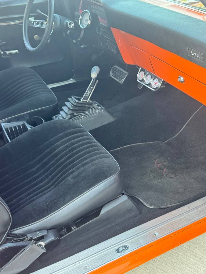 Chevrolet-nova-1974-orange-9