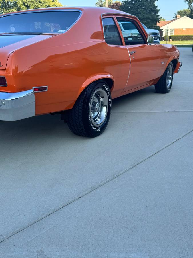 Chevrolet-nova-1974-orange