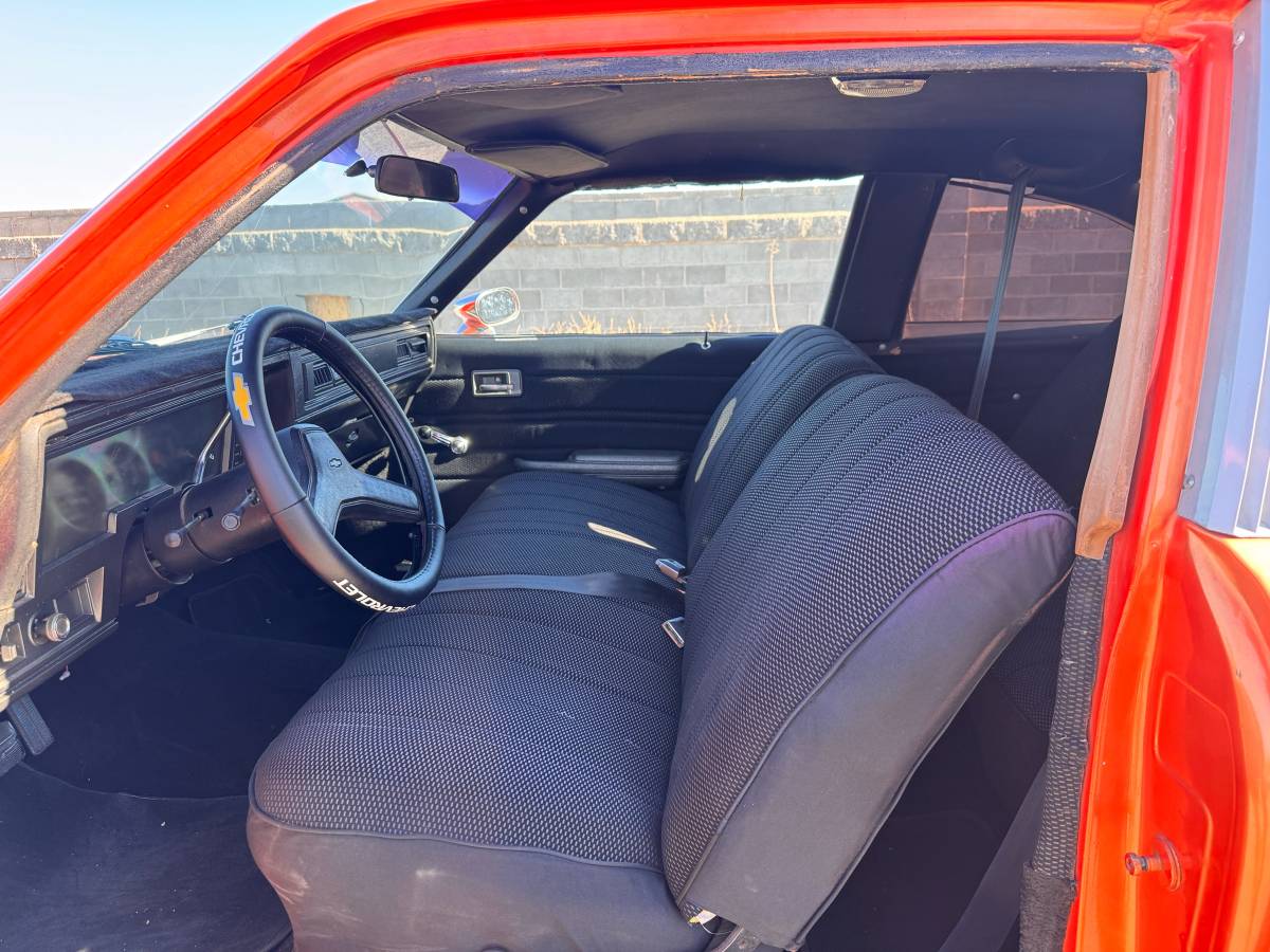 Chevrolet-nova-1978-orange-14