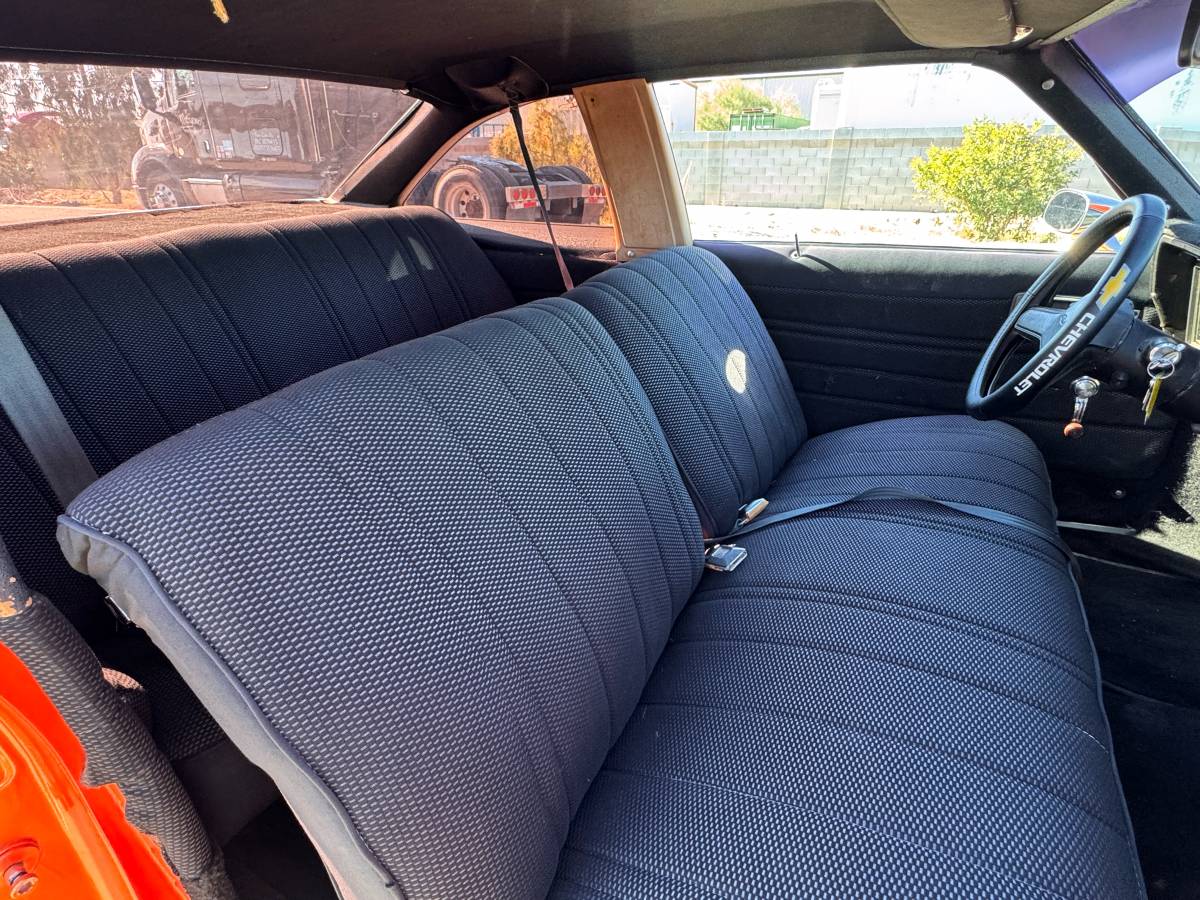 Chevrolet-nova-1978-orange-19