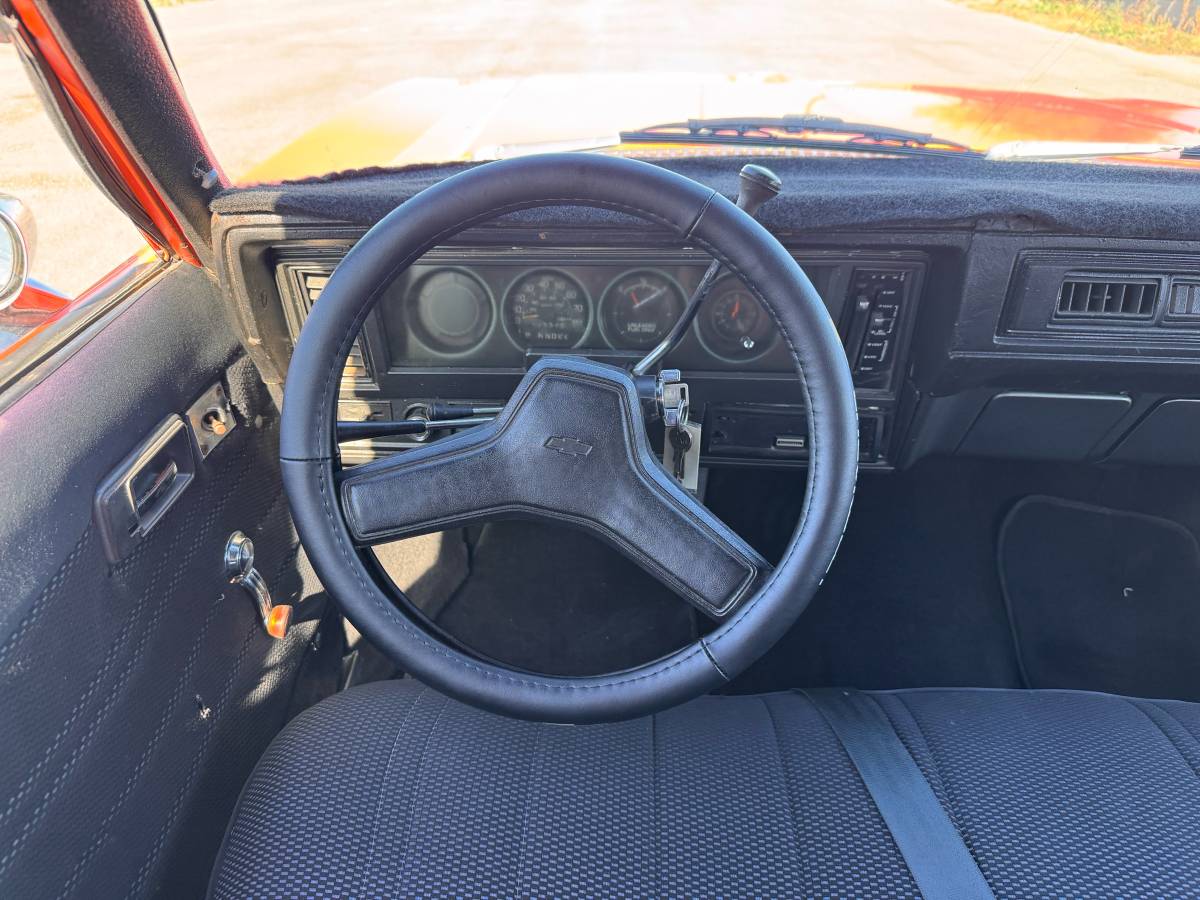 Chevrolet-nova-1978-orange-2