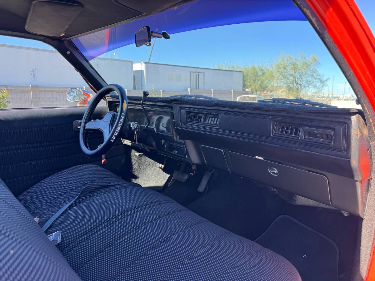 Chevrolet-nova-1978-orange-20