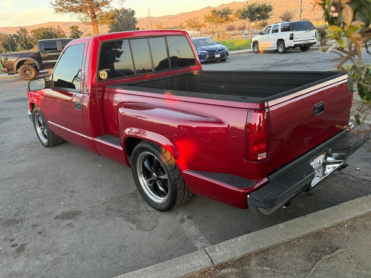 Chevrolet-obs-cheyenne-short-bed-1990-red-1