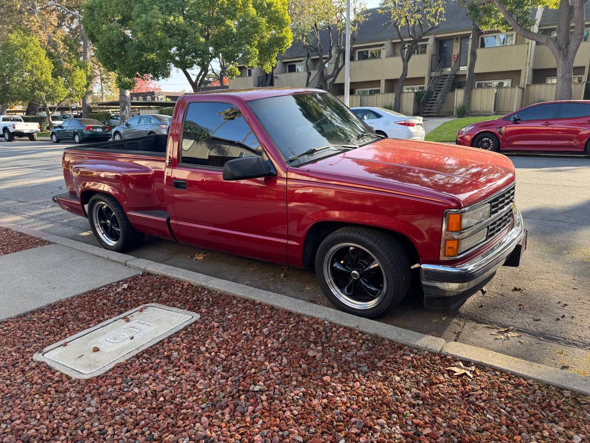 Chevrolet-obs-cheyenne-short-bed-1990-red-12