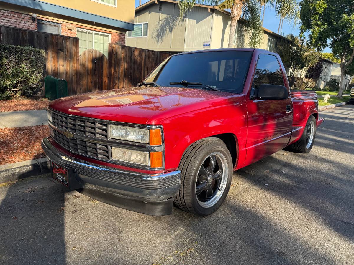 Chevrolet-obs-cheyenne-short-bed-1990-red-13
