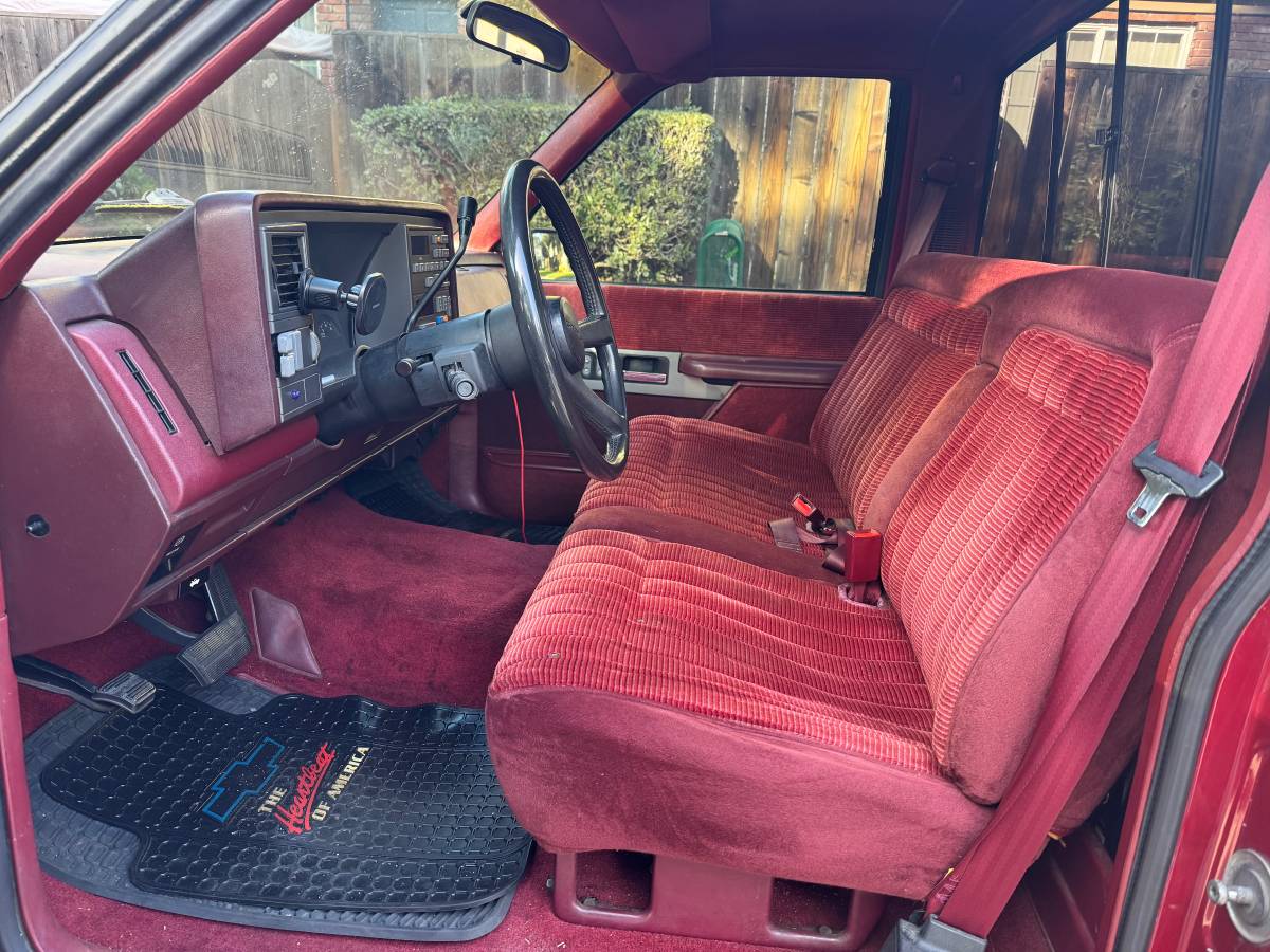 Chevrolet-obs-cheyenne-short-bed-1990-red-3