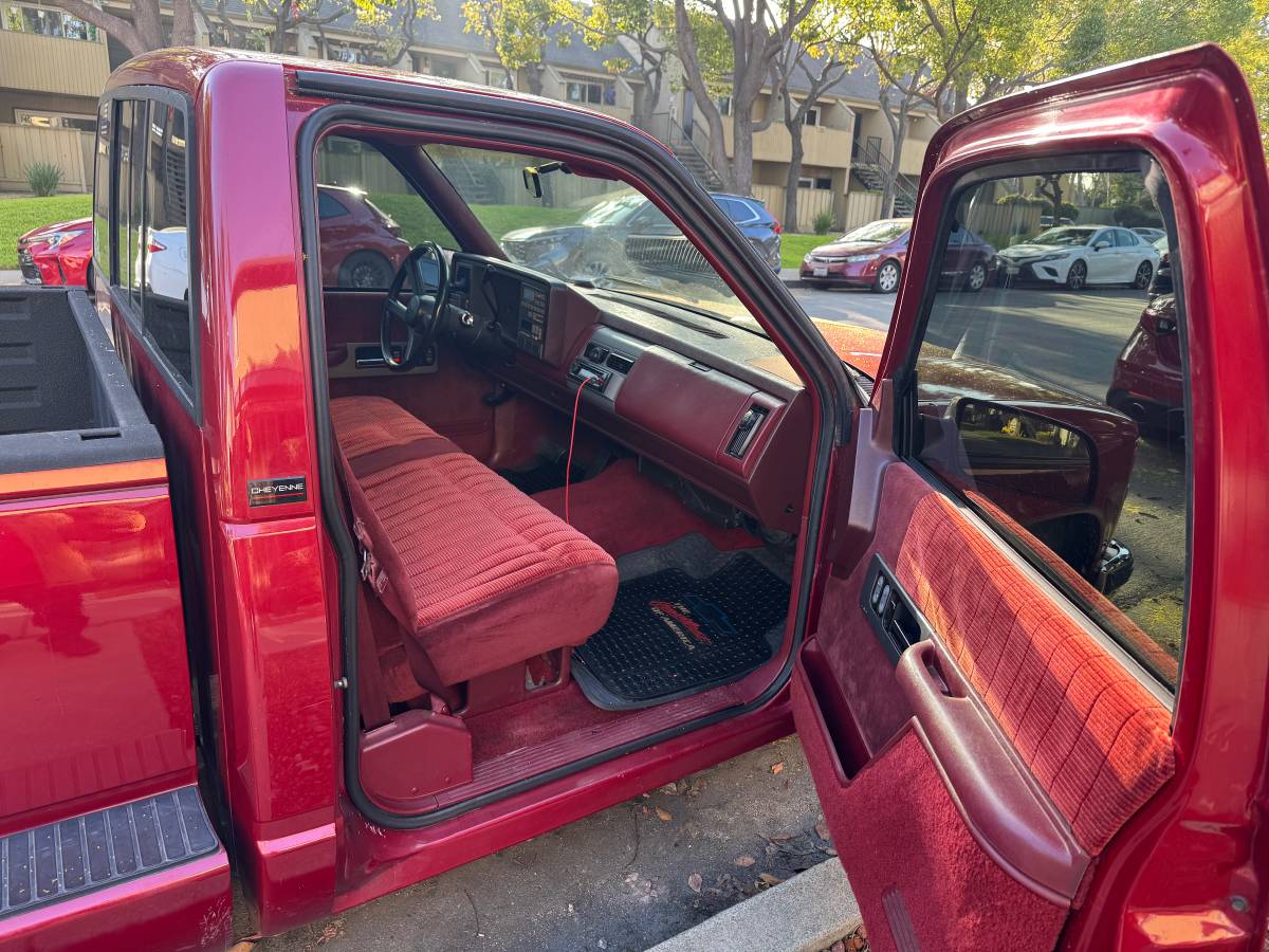 Chevrolet-obs-cheyenne-short-bed-1990-red-4