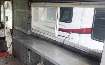 Chevrolet-p30-1965-white-10