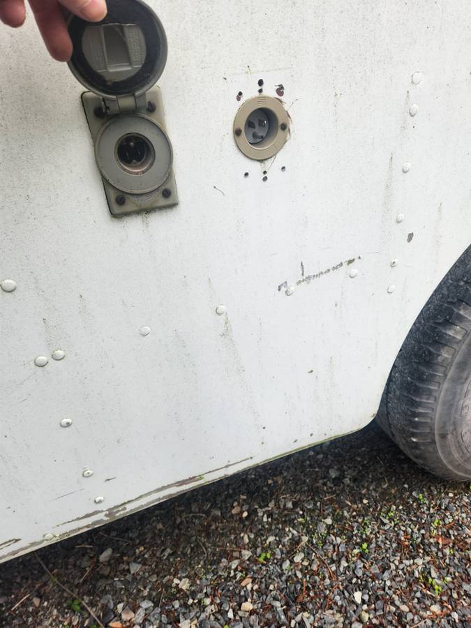 Chevrolet-p30-1965-white-3