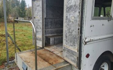 Chevrolet-p30-1965-white-6