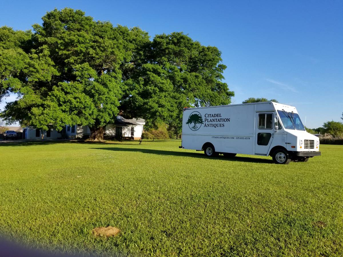 Chevrolet-p30-diesel-1993-white-1