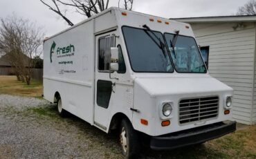 Chevrolet-p30-diesel-1993-white-11