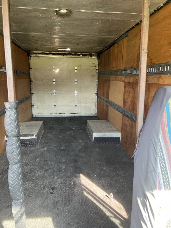 Chevrolet-p30-diesel-1993-white-14