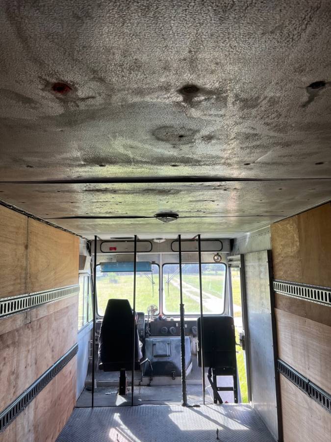 Chevrolet-p30-diesel-1993-white-15