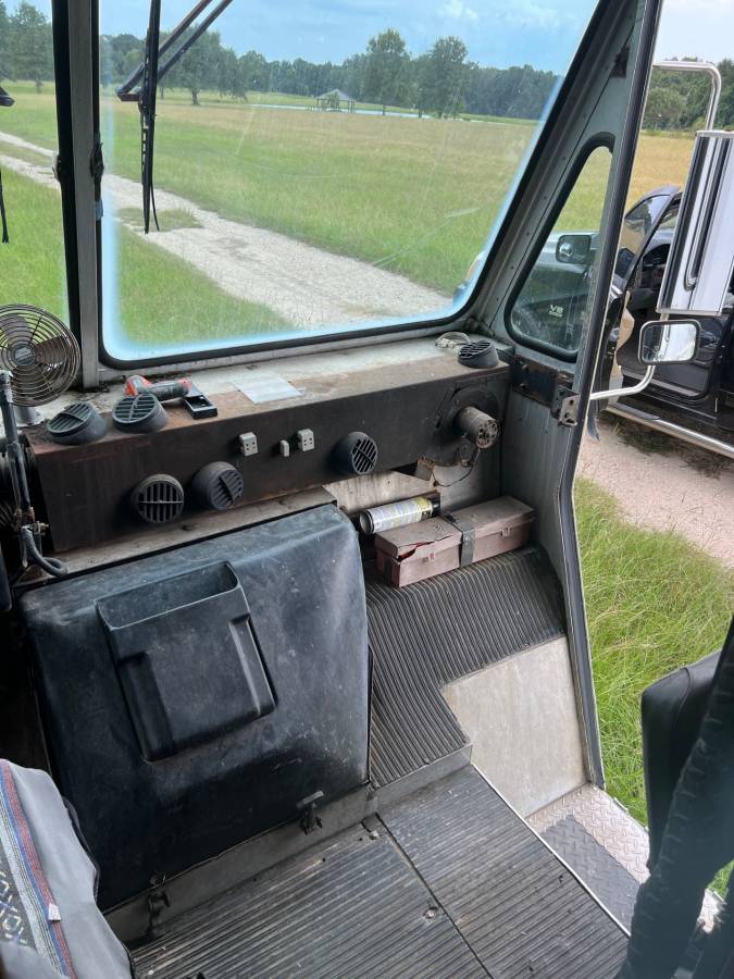 Chevrolet-p30-diesel-1993-white-5