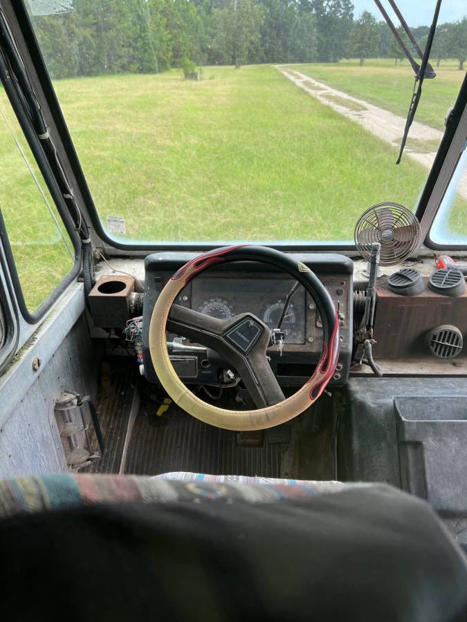 Chevrolet-p30-diesel-1993-white-6