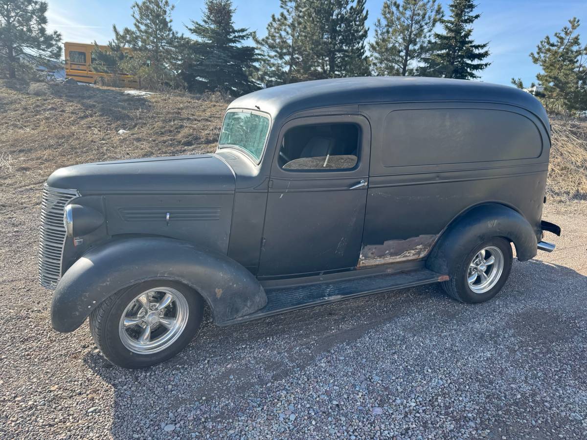 Chevrolet-panel-truck-1938-black-10