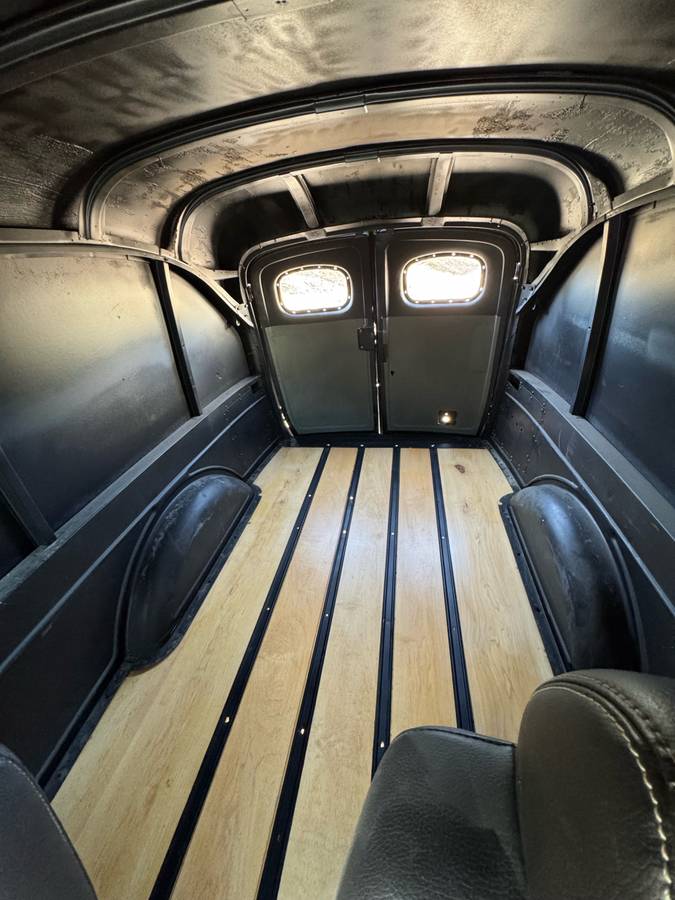 Chevrolet-panel-truck-1938-black-21