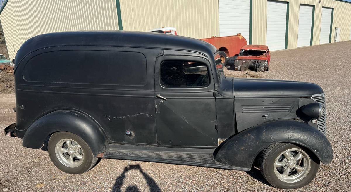 Chevrolet-panel-truck-1938-black-28