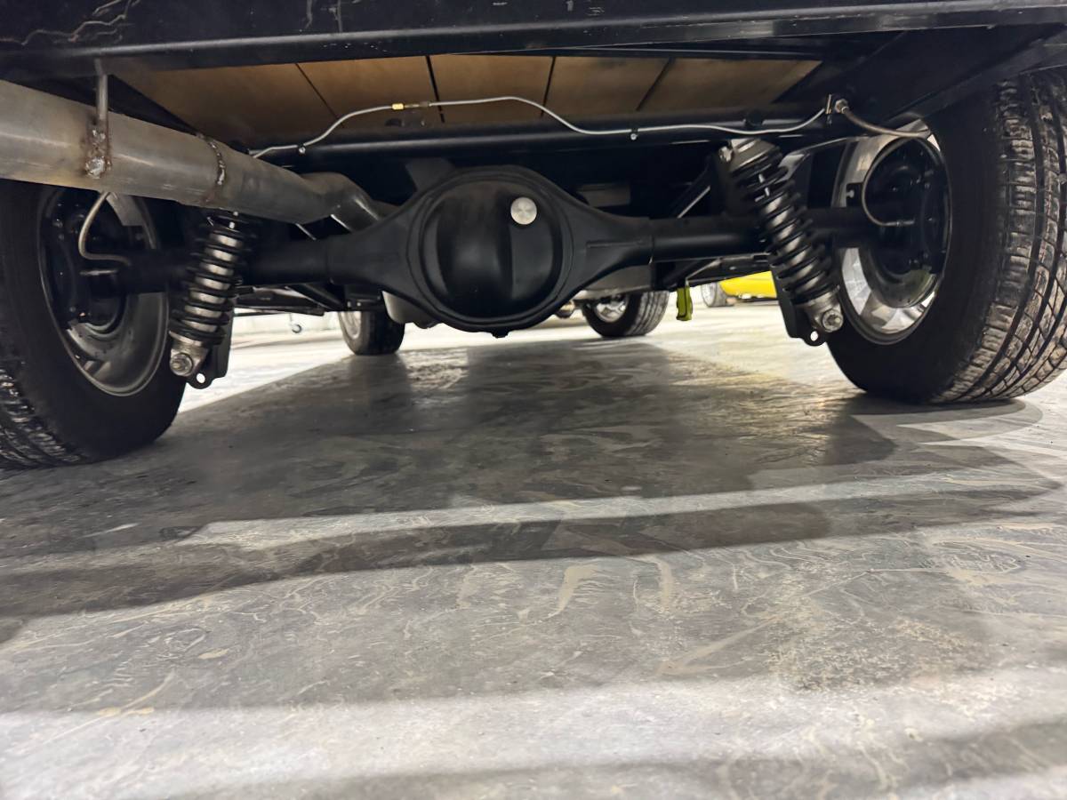 Chevrolet-panel-truck-1938-black-34