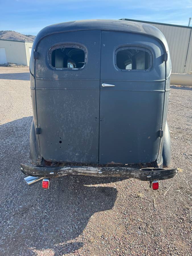 Chevrolet-panel-truck-1938-black-4