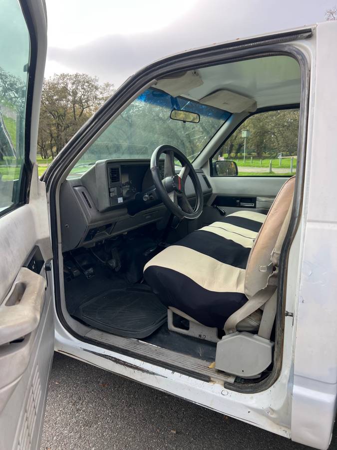 Chevrolet-pickup-1994-white-3