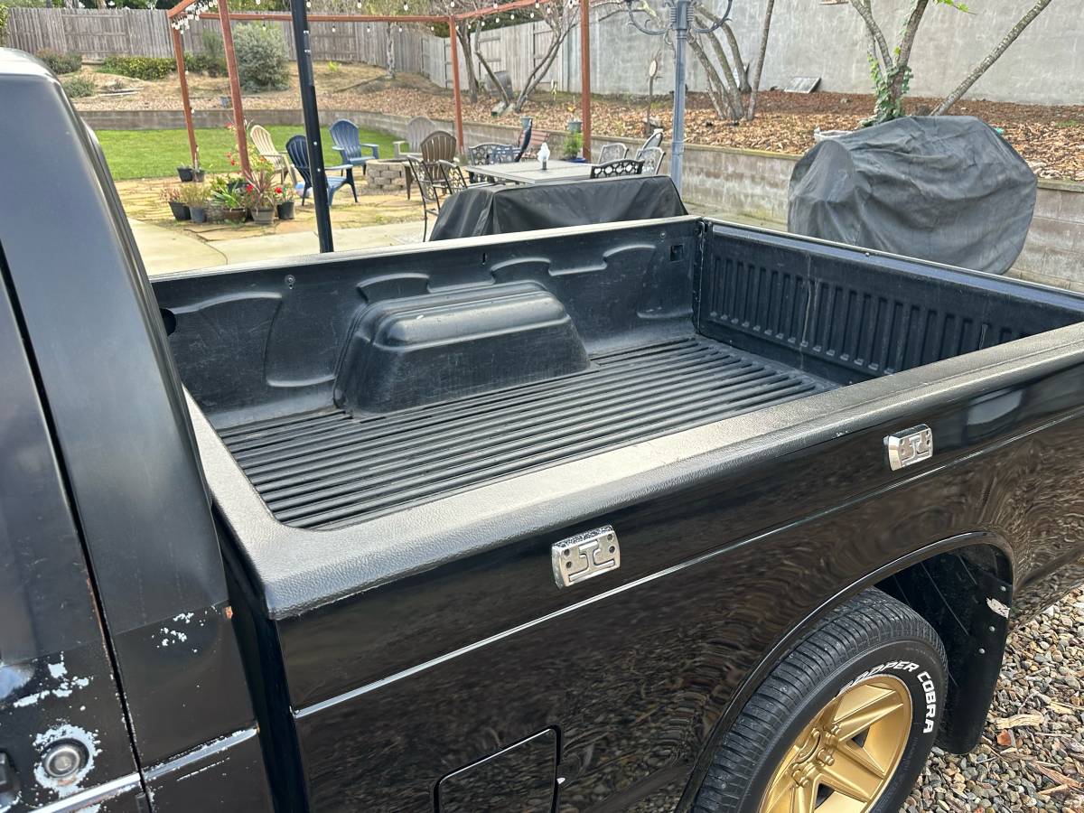 Chevrolet-s-10-pickup-12-ton-nominal-1991-black-6