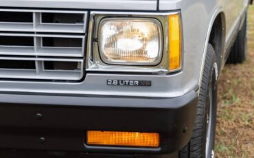 Chevrolet-s-10-pickup-1985-silver-13