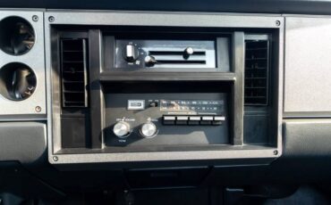 Chevrolet-s-10-pickup-1985-silver-16