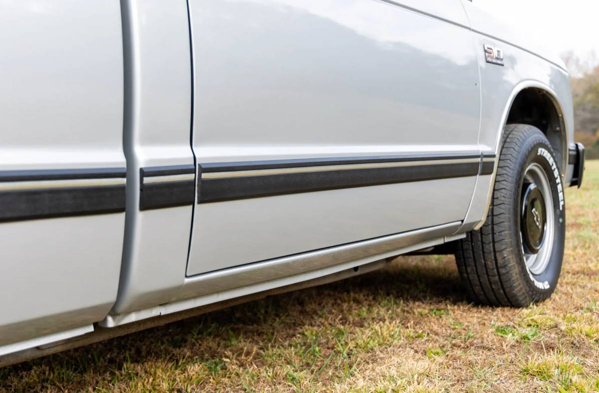 Chevrolet-s-10-pickup-1985-silver-21